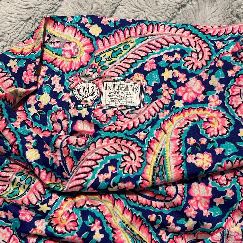 K-Deer K.Deer K Deer Yoga Legging Capri Crop Length Nantucket Paisley M - Picture 4 of 4